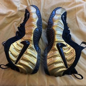 Negotiable Custom Metallic Gold Nike Foamposite